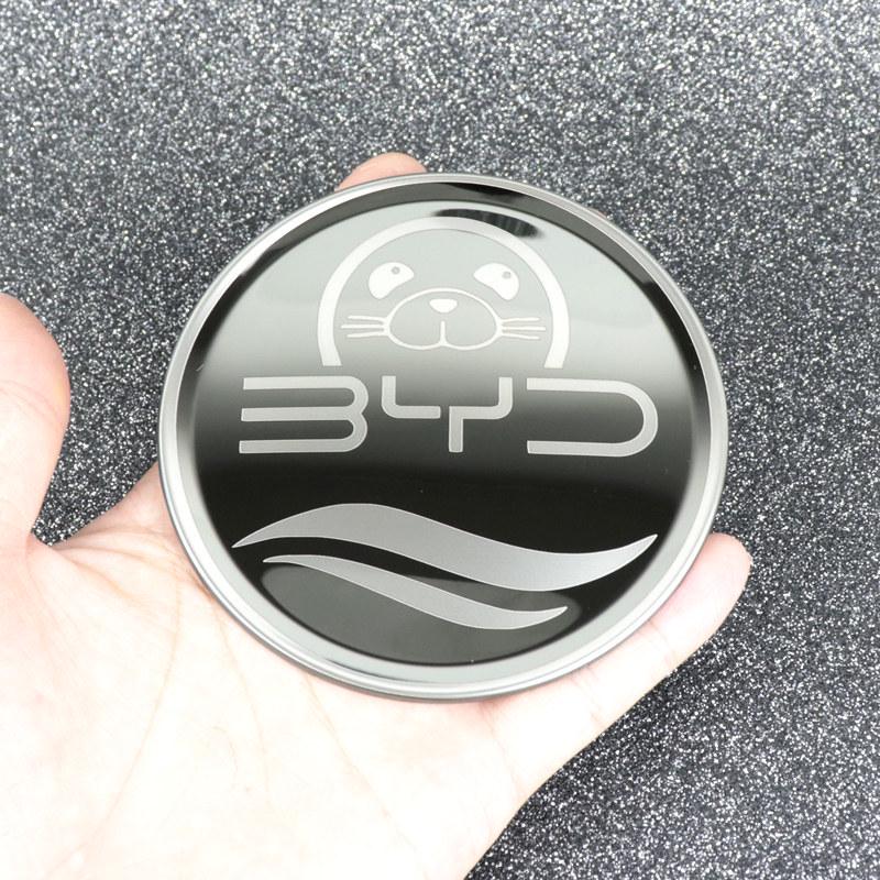 BYD Seagull Yuan PLUS Логотип рулевого колеса с изображением дельфина и тюленя, внутреннее убранство