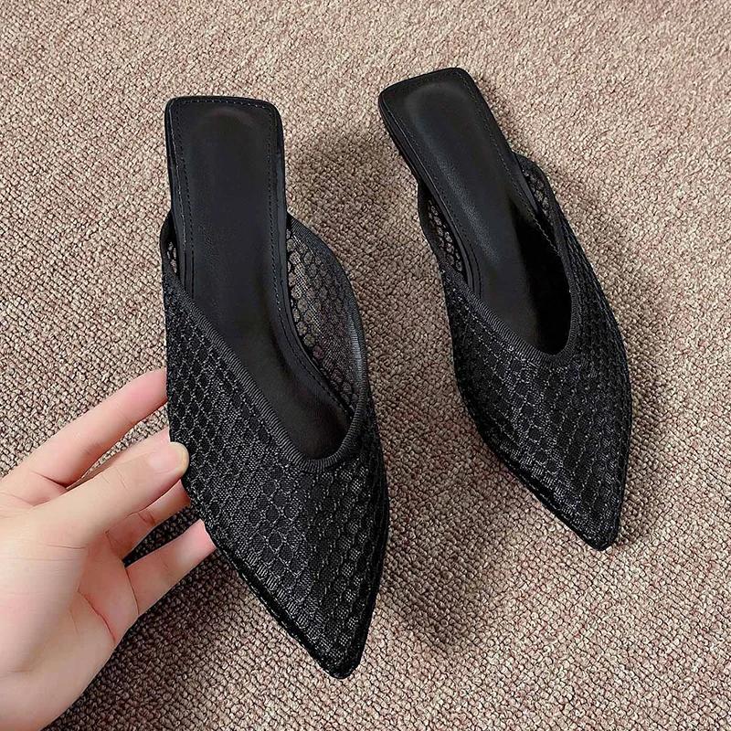 Summer Women's Pionted Toe Flat Slippers New Fashion Black Breathable Mesh Mules for Women Outdoor Women's Light Casual Slippes