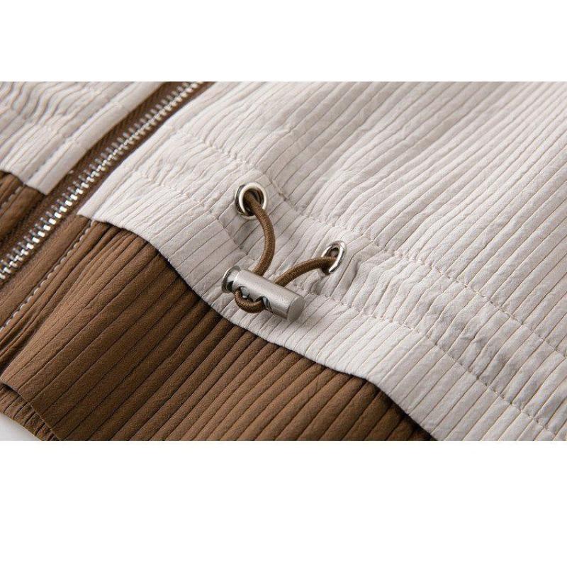 Осенний must-have: Модная и утягивающая куртка больших размеров с капюшоном и цветным дизайном для женщин