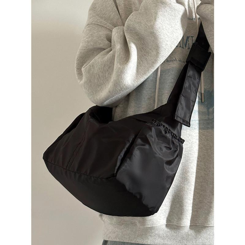 IELGY Waterproof Nylon Cloth Crossbody Dumpling Bag, Simple Sports Wind Large Capacity Casual Shoulder Tote Bag