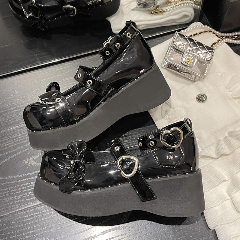 Fashion Gothic Metal Chain Lolita Shoes Platform Mary Janes Shoes for Women Round Head Thick Heel Ankle Straps Punk Pumps Cosplay Shoes