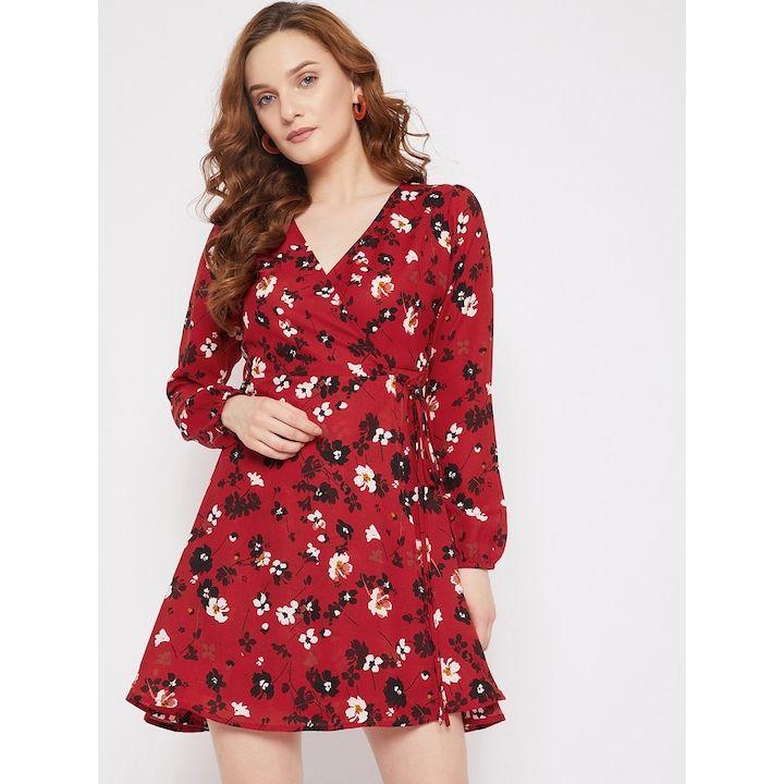 Женское красно-белое платье с запахом и цветочным принтом