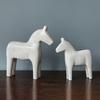 2 шт. Деревянная резьба Статуя лошади Абстрактная художественная статуэтка пони Скульптура животного Украшение для дома офиса Настольное украшение