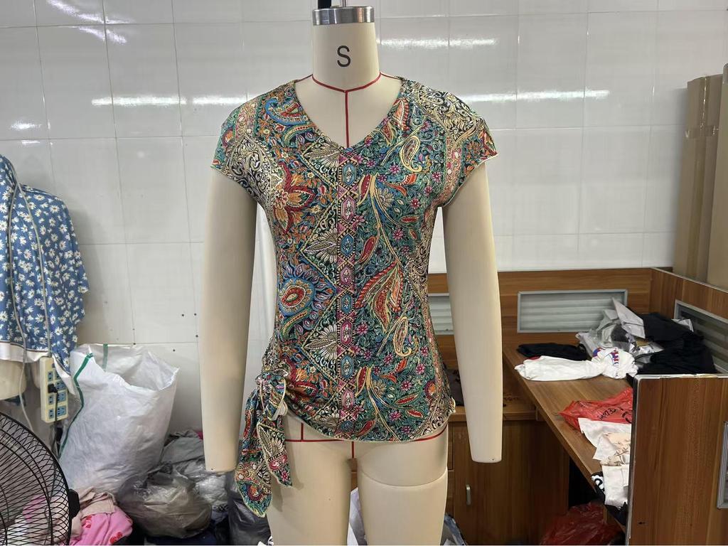 Летний топ с V-образным вырезом и завязками, с узором пейсли: Европейская и американская мода