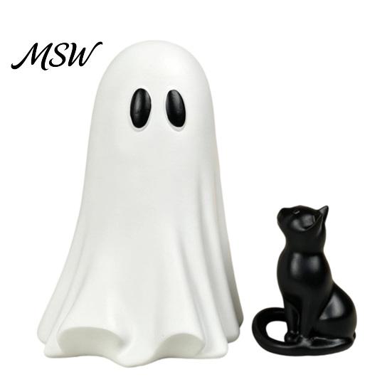Cute Resin Ornament for Home Decor Halloween Ornament, Ghost Hugging A Black Cat Sculpture, Small Collectible Unique Figurine, Bedroom Entrance
