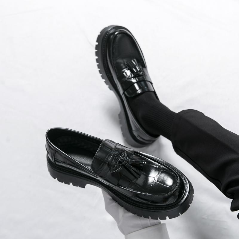 Деловые туфли-лоферы с кисточками, повседневные, из кожи с толстой подошвой, черные туфли для вечеринок, лоферы-лодочки для мужчин, модные мокасины