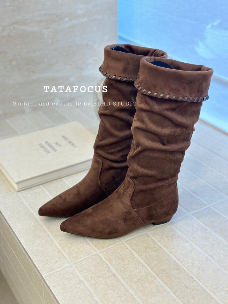 2025 новые взрывные ботинки интернет-знаменитости в стиле ретро из замши с острым носком на низком каблуке, плиссированные ботинки средней длины, модные повседневные женские ботинки в западном стиле