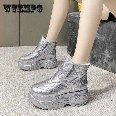 Женские ботинки на платформе. Зимняя обувь. Черно-белые, серебристые зимние ботинки из лакированной кожи. Ботильоны. Теплые ботинки на массивной плоской подошве.