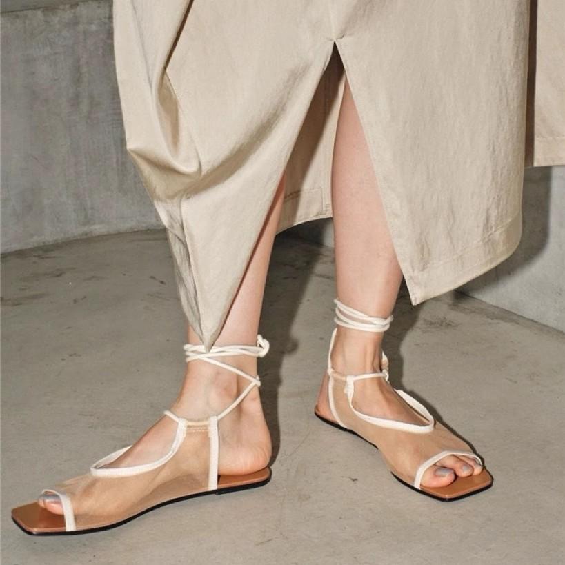 Модные женские сандалии-балетки с квадратным носком в французском стиле, на шнуровке, из дышащей сетки, с открытым носком, летняя обувь 2025, сандалии с ремешком на щиколотке