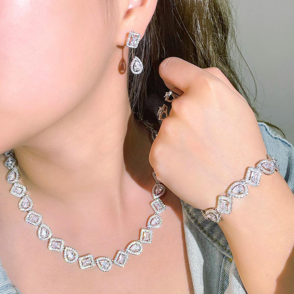 Изысканная Популярная Свадебная Циркониевая Цепочка, Ожерелье, Браслет, Серьги, Кольцо, Набор из Четырех Предметов, Аксессуары для Свадебного Платья.