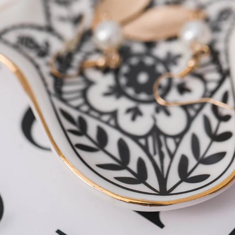 Nordic Golden Cactus Jewelry Блюдо Креативная пальма Керамическая десертная тарелка Поднос для хранения украшений для губной помады Украшение для дома и спальни