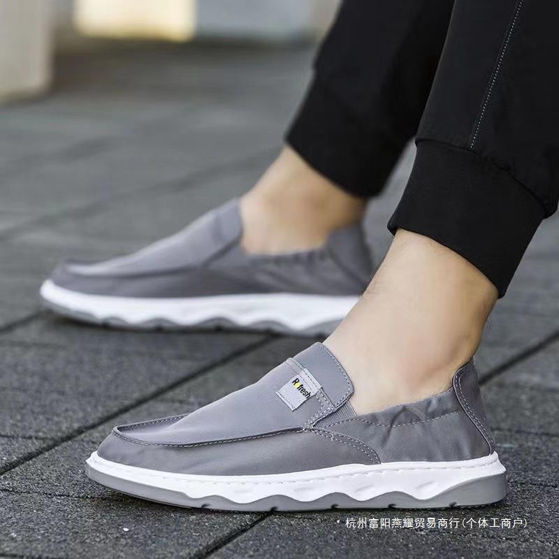 Large size old Beijing ice silk canvas shoes breathable board shoes soft sole lazy shoes dad casual online canvas shoes