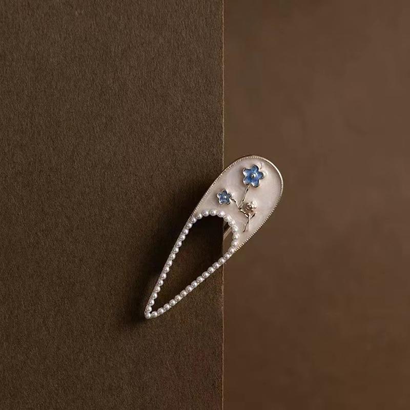 Beautiful Floral Hair Clips for Woman Gold Color Hollow Hairpin Pearl Ornament Duckbill Clip Sweet Woman's Hair Accessories Gift