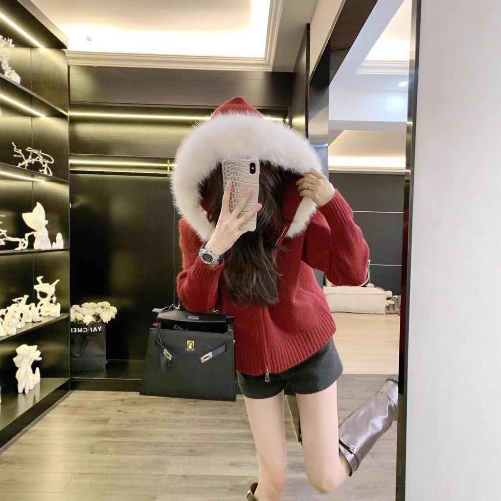 Женский короткий вязаный кардиган с капюшоном и воротником из искусственного лисьего меха - Новый осенне-зимний модный стиль