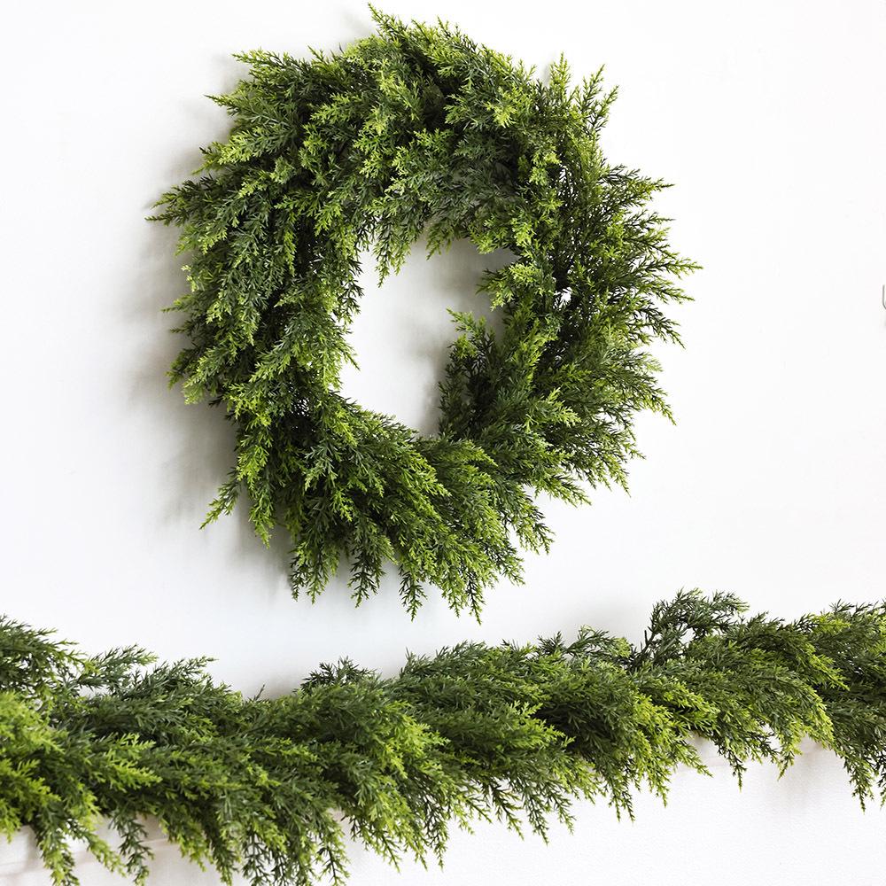 Popular Christmas Norfolk Pine & Rattan Soft Rubber Decorations for Dining Table and Staircase