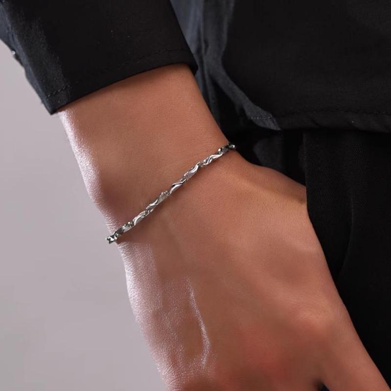 Stylish Silver-Plated Yuanbao Bracelet - Trendy and Elegant Hand Jewelry Accessory