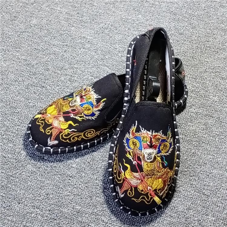 Embroidery Loafers Men Breathable Slip On Cloth Shoes  Lightweight Flat Shoes Men Leisure Sneaker
