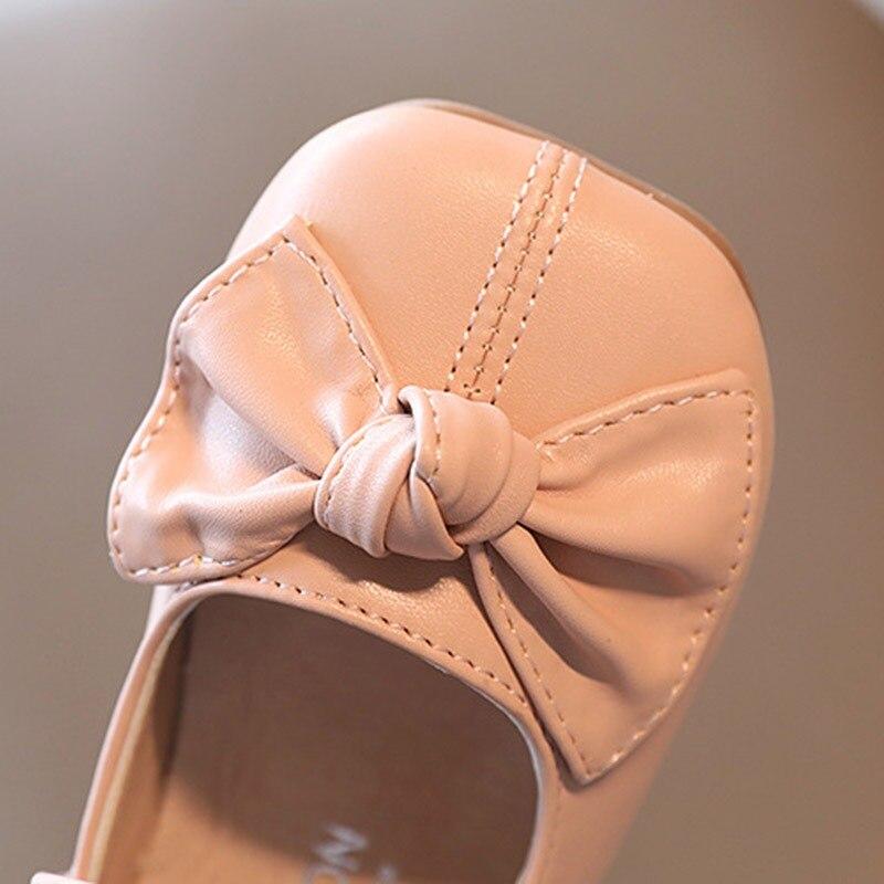 Кожаная обувь для девочек, весенне-осенние новые детские туфли принцессы с бантом для девочек и малышей, модная обувь на мягкой подошве