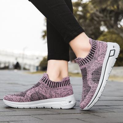 Новая пара обуви с мягкой подошвой из летучего трикотажа, дышащие одинарные туфли, женская спортивная и повседневная обувь, модная обувь на одну ногу