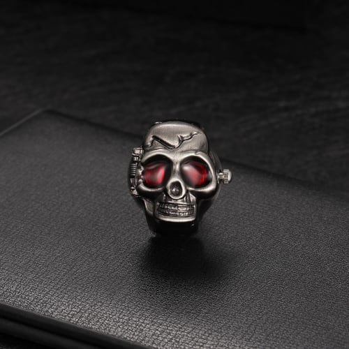 Lancardo Skull and Crossbones Ring Watch, One Size Fits All, with Cover, Analog, Easy To Read, Perfect for Everyday Life, Commuting, Christmas, Birthd