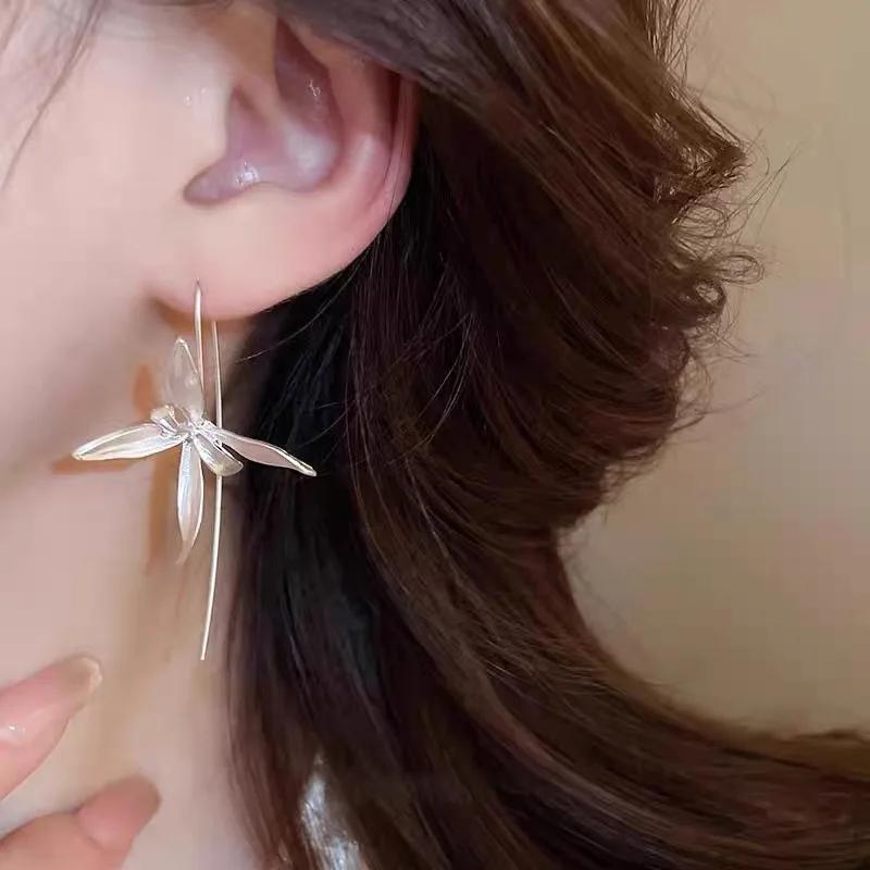 Изысканные Серьги-Крючки с Распускающимся Цветком Аксессуары Простые Золотой Серебряный Цвет Растение Подвесные Серьги Для Женщин Вечеринки Украшения Подарки