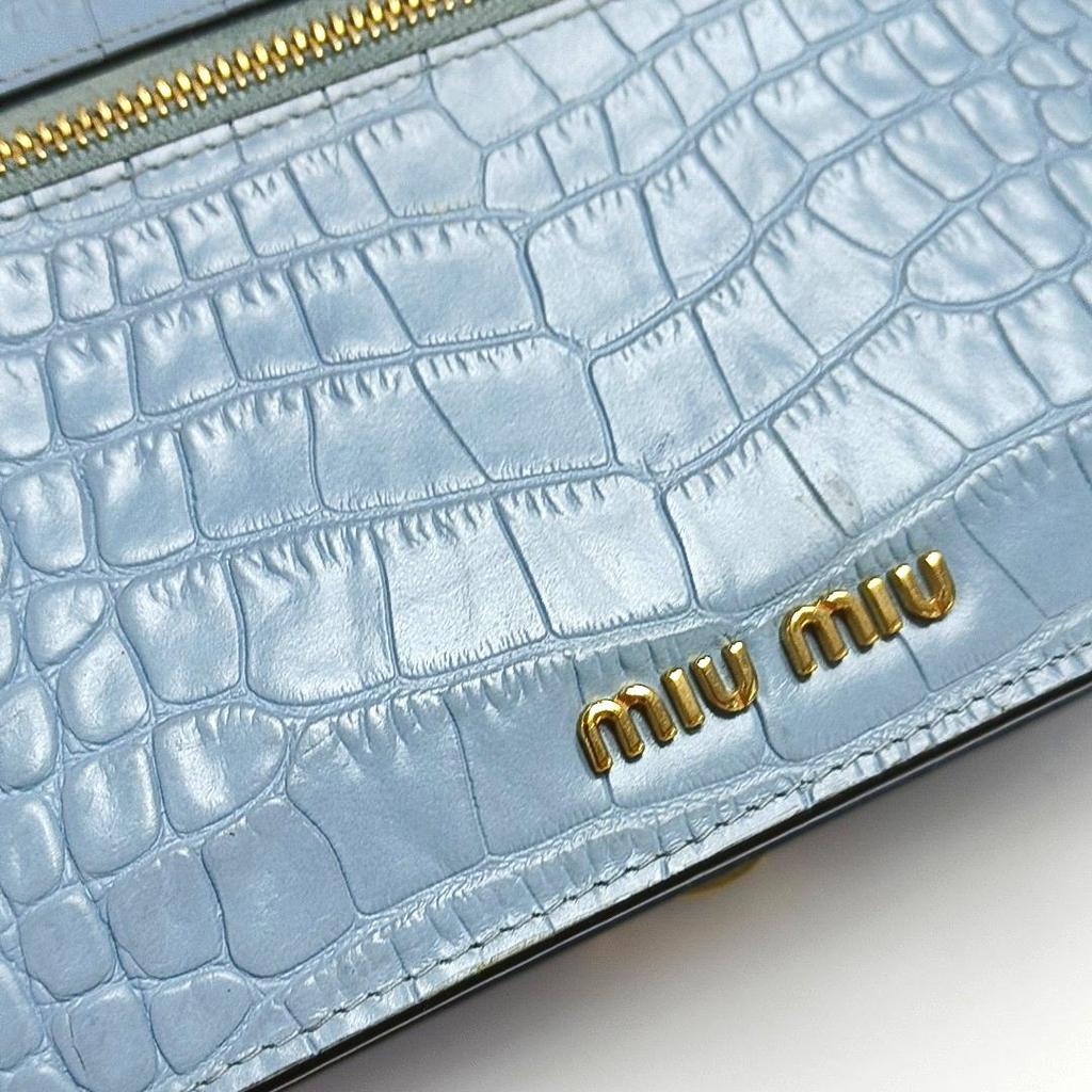 [Pre-Owned] Blue Leather Clutch - Very Good #F2D4SN