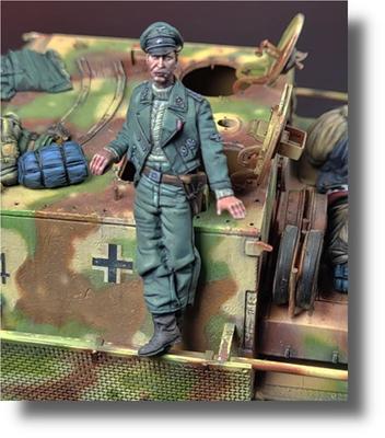 Darius Miniatures Немецкий командир истребителя танков Ваффен СС Набор из смолы DMF35077 1/35
