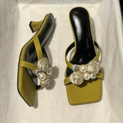 Жемчужные Цветы Открытый Носок Туфли на Высоком Каблуке Женские Для Улицы Новая Летняя Мода Квадратный Носок Блочный Каблук Крутые Для Мытья Полов