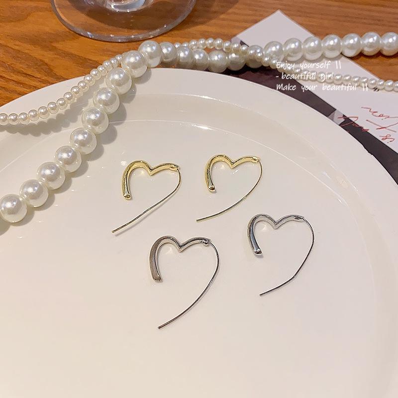 S925 Silver Luxury Niche Peach Heart Earrings - Trendy Cold Style for Women