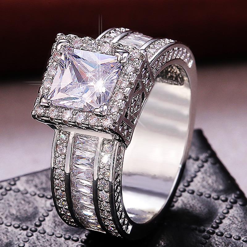 Fashion Jewelry Ladies Princess Cut Stone Four-claw Ring Inlaid Fashion Wedding Ring Engagement Jewelry Ring