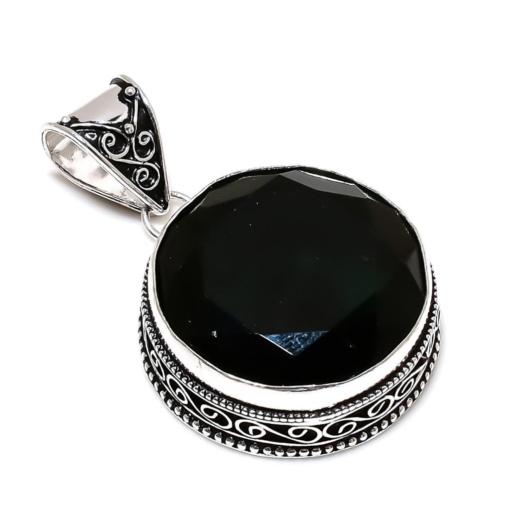 Серебряный кулон с драгоценным камнем зеленый турмалин из серебра 925 пробы — дизайн ручной работы, повседневные украшения, уникальные подарки с подвеской из зеленого турмалина