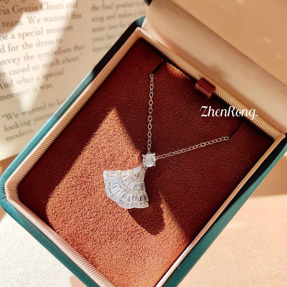Elegant Silver Princess Necklace with Full Diamond Pave Sparkling Pendant Minimalist Design Luxury Collarbone Chain