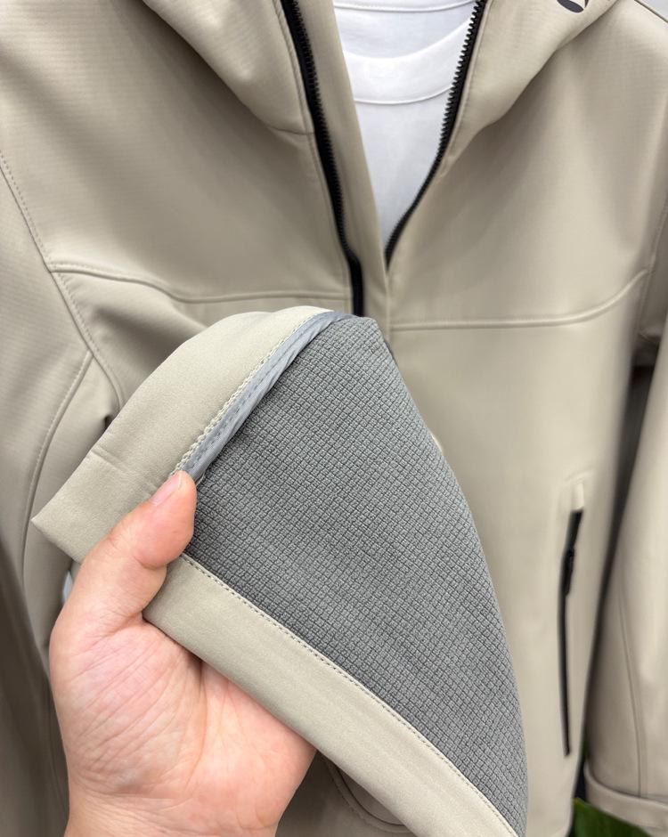 Men's High-Quality Thin Fleece Outdoor Jacket - Autumn/Winter Style, Water-Resistant, with Durable Zipper and Casual Design.