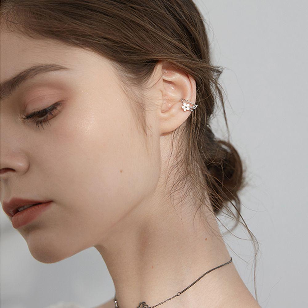 Костяной Клипс Без Прокола Ушная Манжета Клипсы для Хряща Уха Корейские Серьги для Женщин Цветочные Клипсы для Ушей