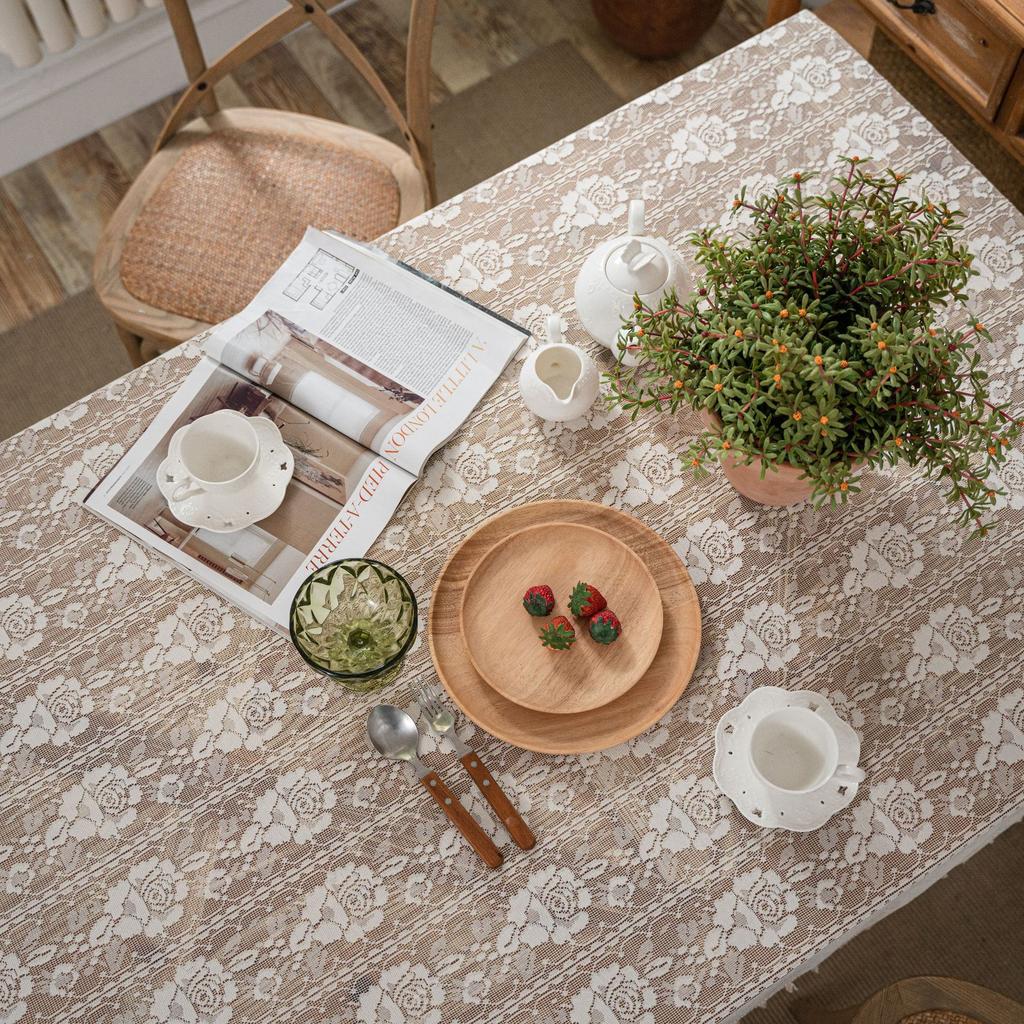 Bohemian Chic Crochet Lace Tablecloth, Farmhouse Style Vintage Hollow-Out Design Beige/Brown, Perfect for Kitchen Dining, Buffet Table, Holiday Dinner