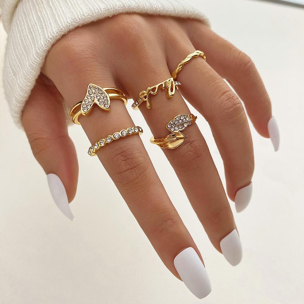 2024 2023 Набор колец «Бабочка Любовь» Кольцо с бриллиантом Орнамент Кольцо с гравировкой динозавра Кольцо Подарок Драгоценный камень Роскошный подарочный аксессуар Женское кольцо Подходящее кольцо