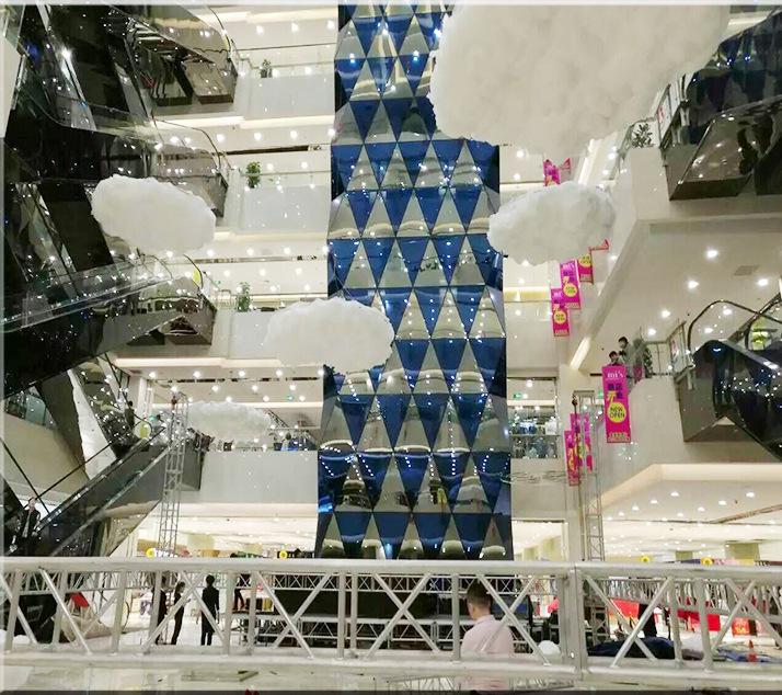 Красочные украшения из хлопковых облаков: Имитация белых облаков для оформления детских садов, витрин, торговых центров, школ и магазинов.