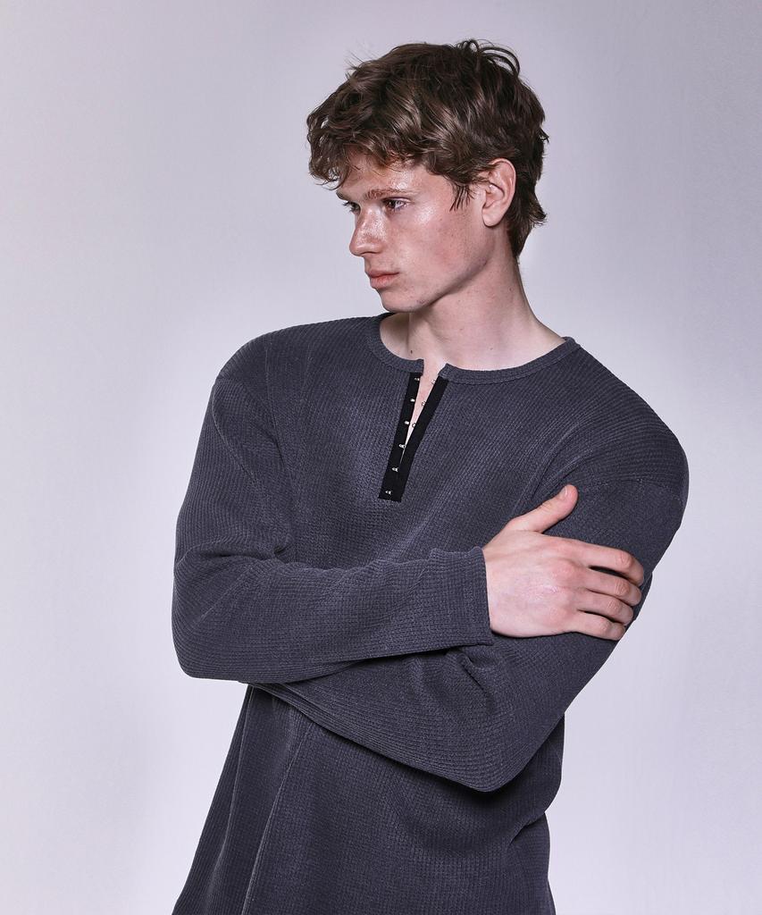 РВД (Кампания Rrc) Пигментный Вафельный Henley с Длинным Рукавом, Облегающий (Древесный уголь)