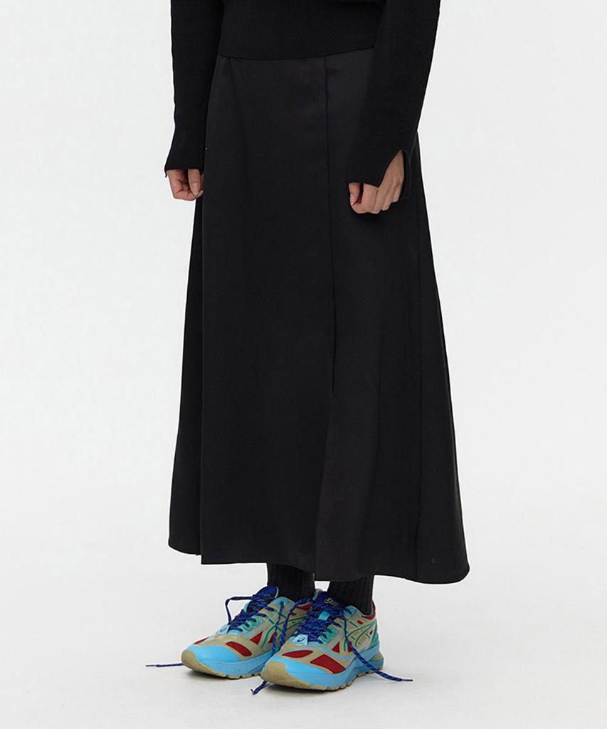 AHWE Interlocked Satin Skirt_Black