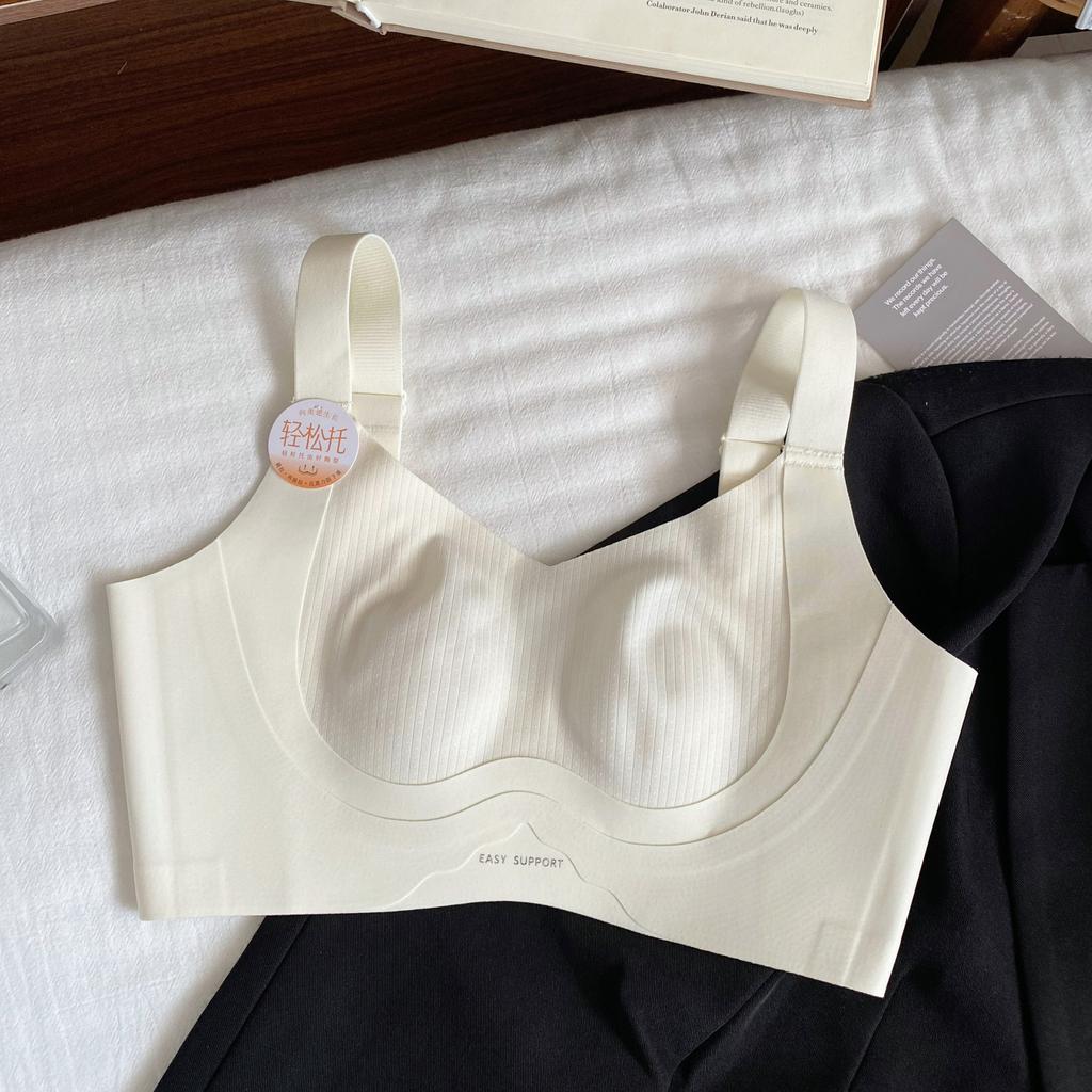 Rabbit ear cup, large chest, small an seamless ajustment type, anti-gravity lift sie bra