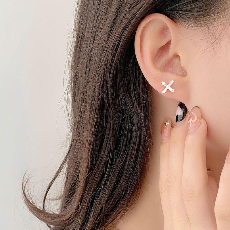 Серьги-цветы матовая текстура легкая роскошь элитный женский нишевый дизайн новый стиль