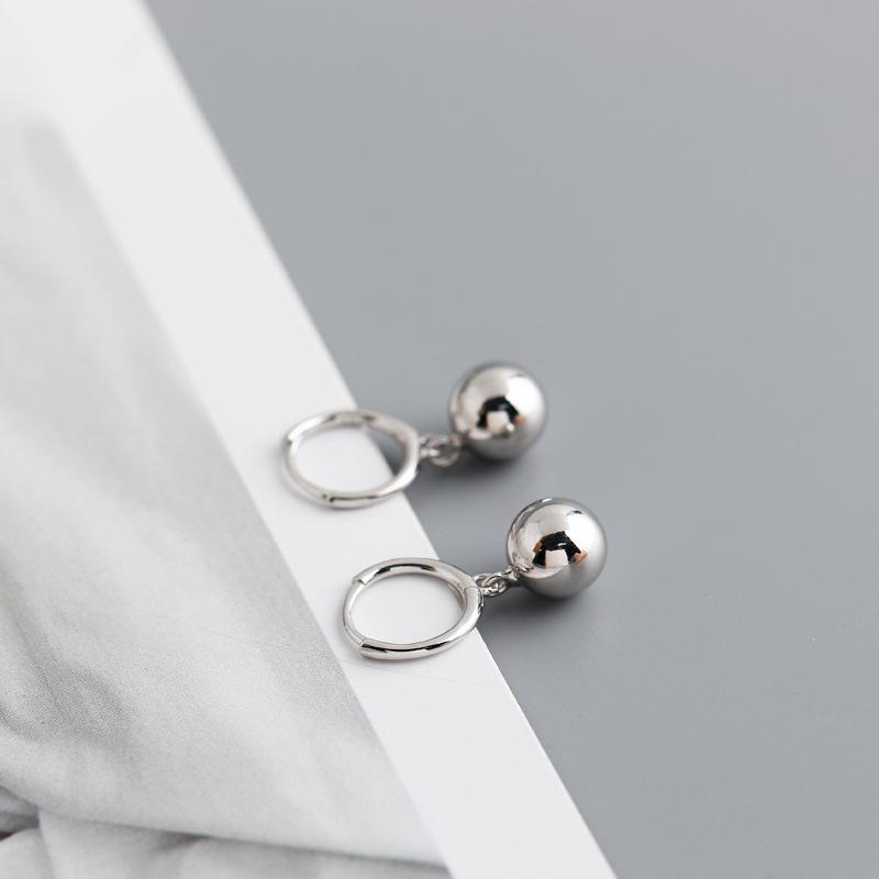ANENJERY Серьги-кольца с металлическим шариком и подвеской для женщин, персональные простые корейские нишевые универсальные ювелирные изделия