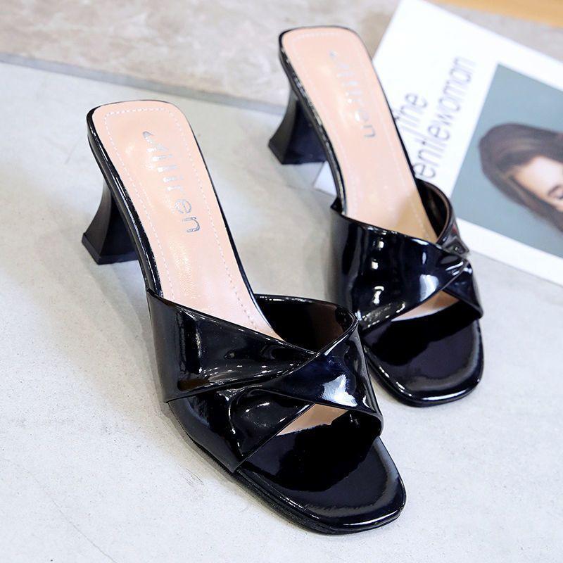 Туфли на высоком каблуке женские летние 2025 новые интернет знаменитости туфли на среднем каблуке модные туфли для мам квадратный каблук толстые каблуки тапочки верхняя одежда one-wor