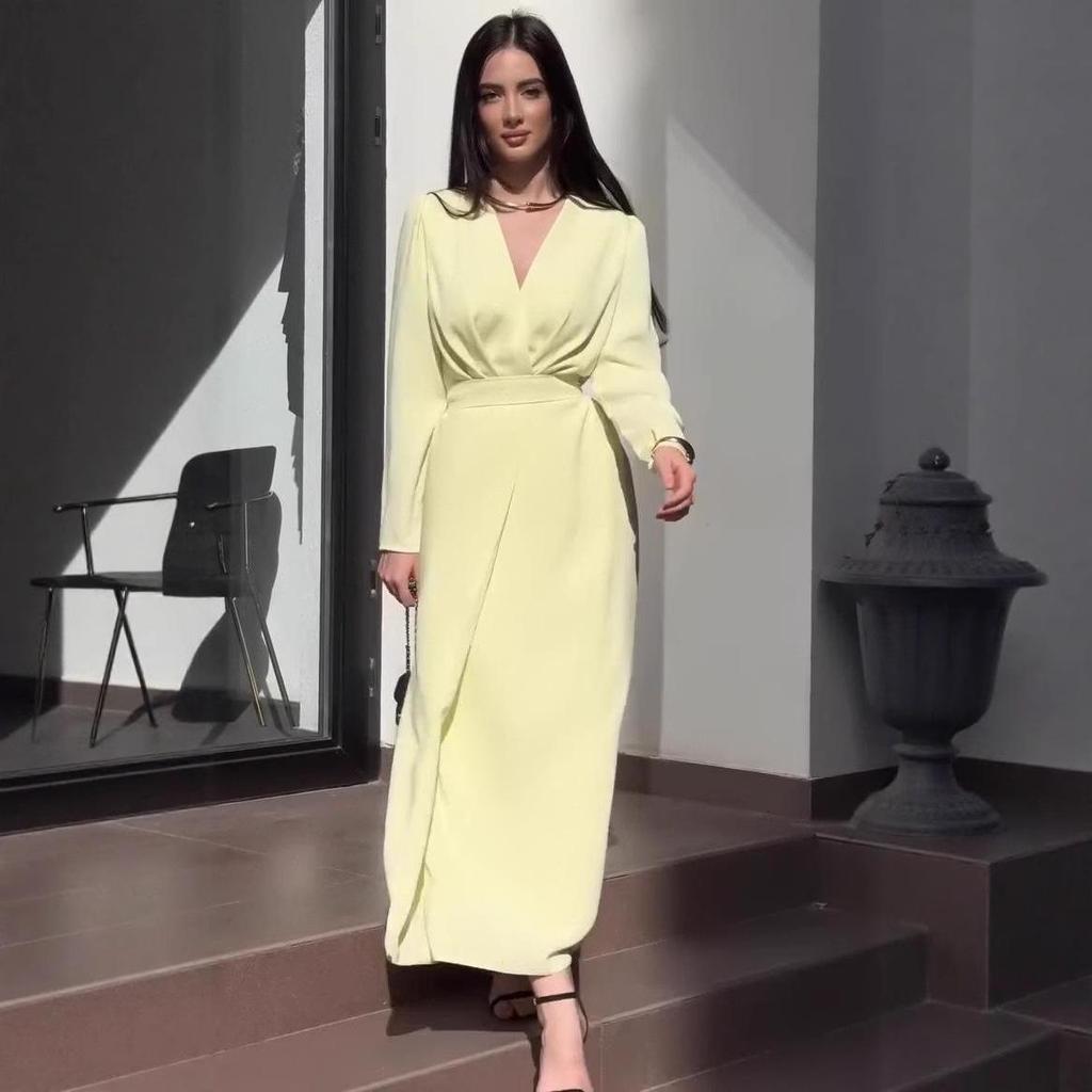 Платье с V-образным вырезом, длинными рукавами, приталенное, с неровным подолом