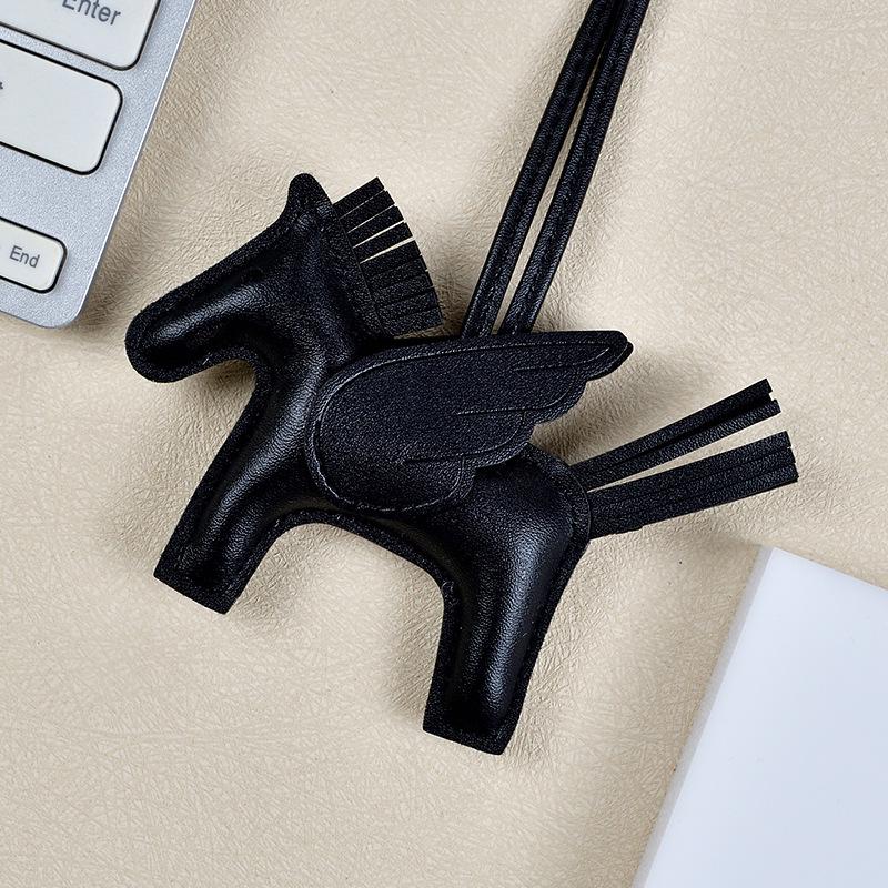 Брелок-подвеска в виде пони Пегаса с кисточкой - милый кожаный мультяшный контрастный цветной шарм