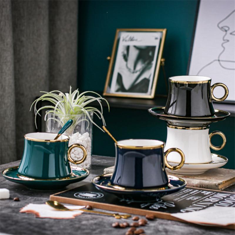 Керамический кофейный набор в европейском стиле – маленькая роскошная фарфоровая чашка с блюдцем и ложкой, дизайн с золотым ободком