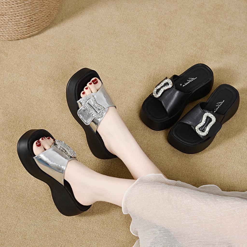 Thick-soled Slippers for Women To Wear 2025 Summer European and American Style Open-toed One-character Muffin and Sandals Rhinestone Women's Lazy Drag