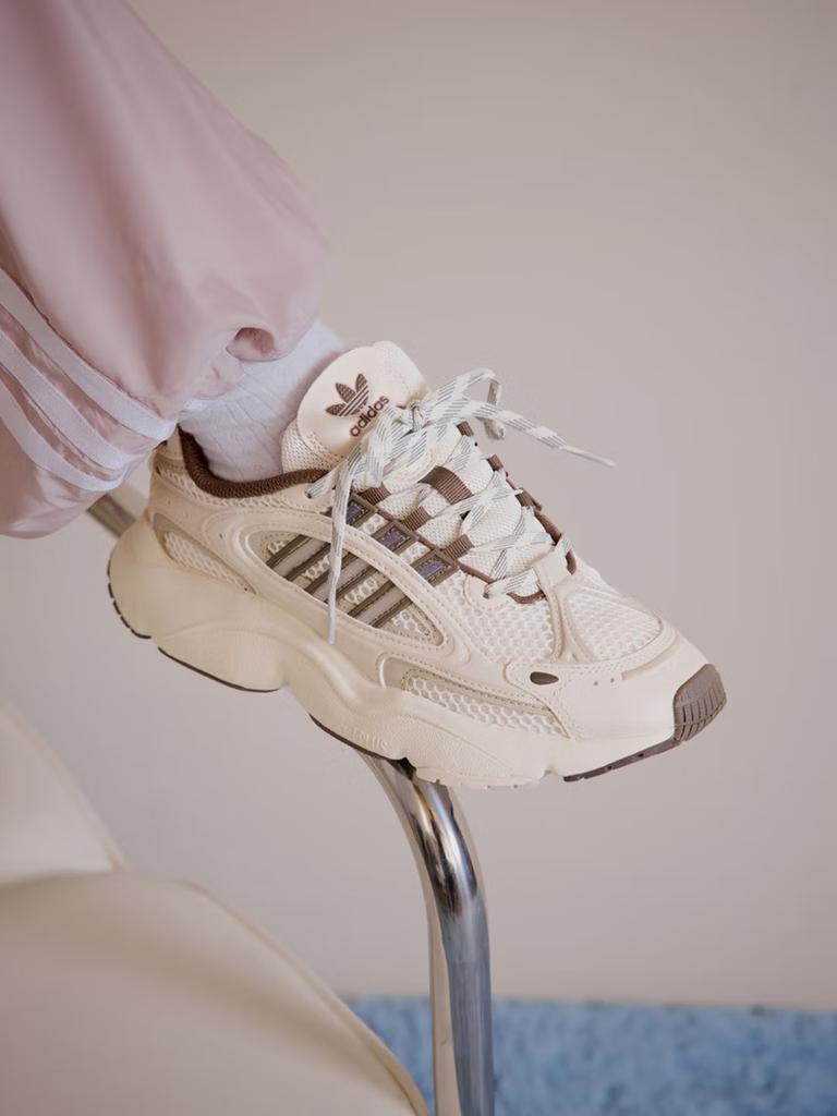 Универсальные Классические Спортивные Кроссовки Adidas OZMILLEN для Женщин - Adidas с Узором Клевер IF1815