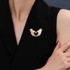 Creative Hands-in-Heart Brooch Pin Simple Elegant Retro Sweater Pin Suit Lapel Badge Coat Accessories
