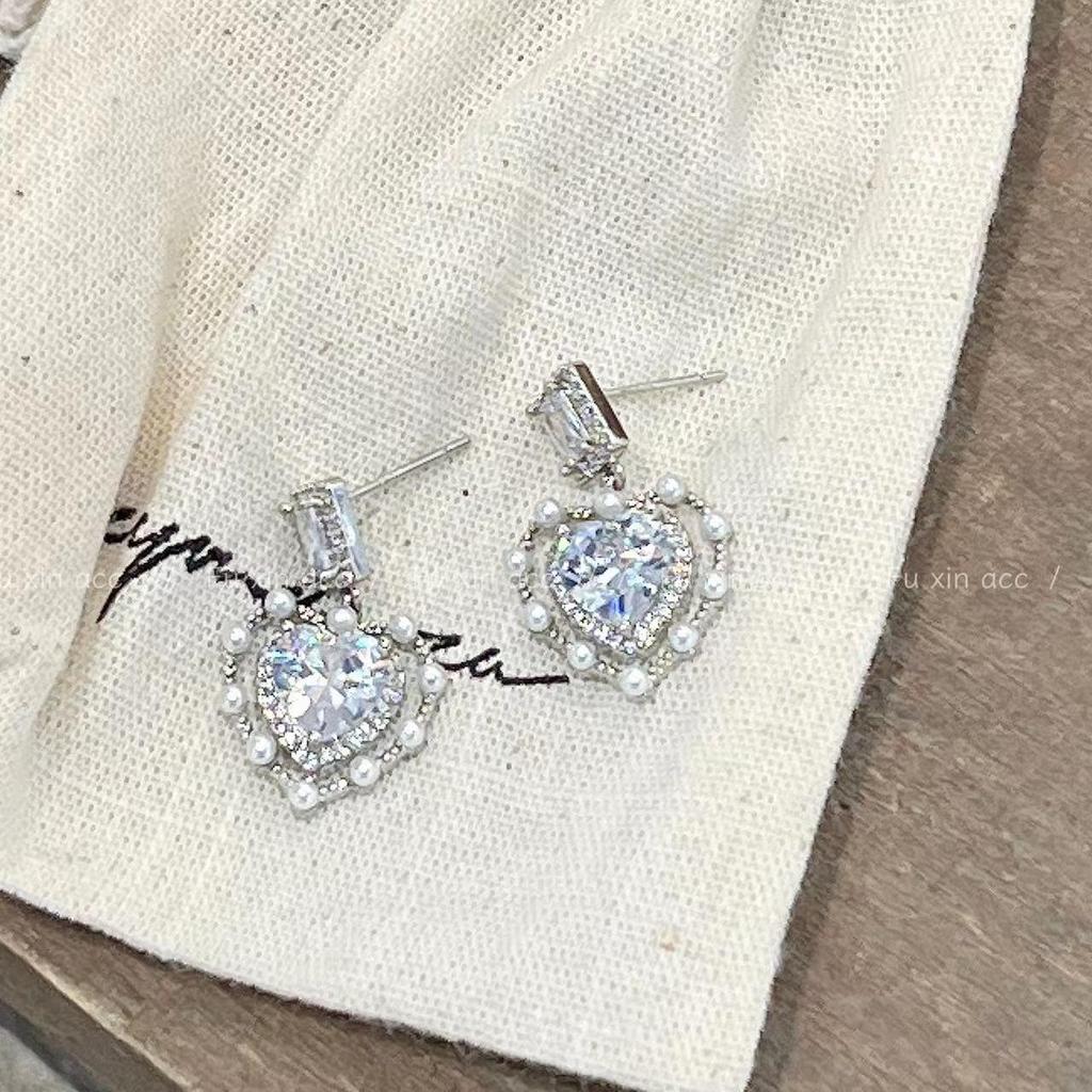 Peach Heart Zircon & Pearl Earrings: Elegant, Versatile Clips